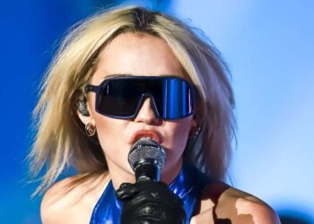 Miley Cyrus es demandada por haber copiado partes de una canción de Bruno Mars para componer su éxito «Flowers»