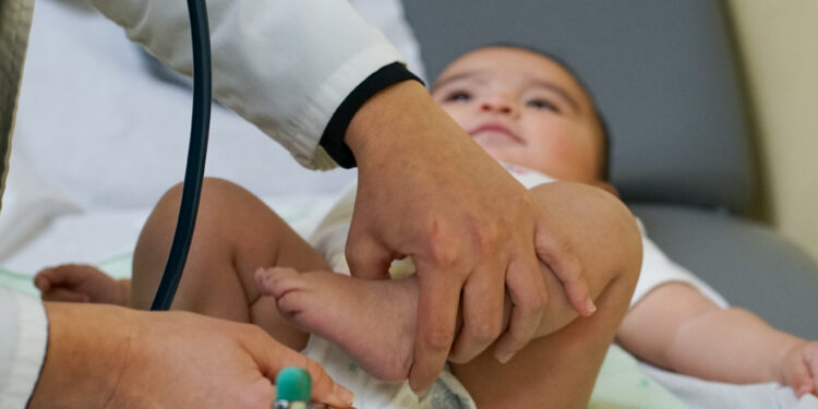 Conoce cómo acceder al control del niño/a sano/a y sus beneficios en el desarrollo psicomotor