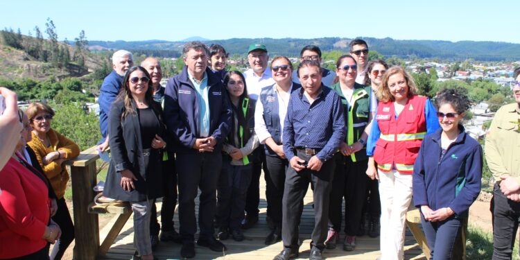 Ministro de Agricultura visita Coelemu para supervisar el avance del Proyecto «Parque Urbano Coelemu» en la provincia de Itata, zona afectada por los incendios forestales de 2023