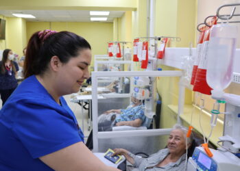 Unidad de Oncología del Hospital de Chillán ha administrado más de 4 mil 600 quimioterapias este año