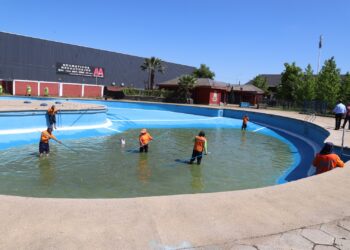 MUNICIPIO CHILLANVEJANO TRABAJA A TODA MÁQUINA PARA EL INICIO DE TEMPORADA DE PISCINA