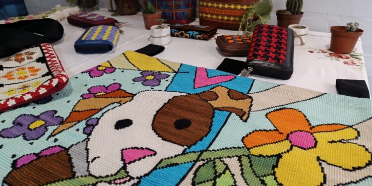 Proyecto Fondart ‘Mujeres Creando Redes’ cierra con atractiva exposición en Escuela Artística de Chillán