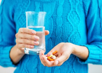 Profesionales de salud refuerzan la importancia de no automedicarse