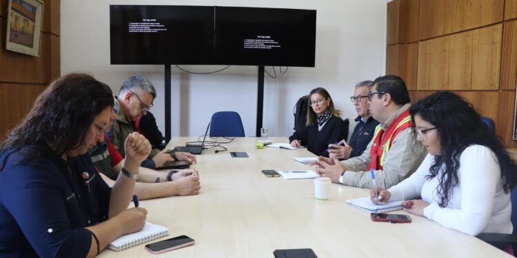 CONAF fortalece coordinación intersectorial para enfrentar temporada de incendios forestales