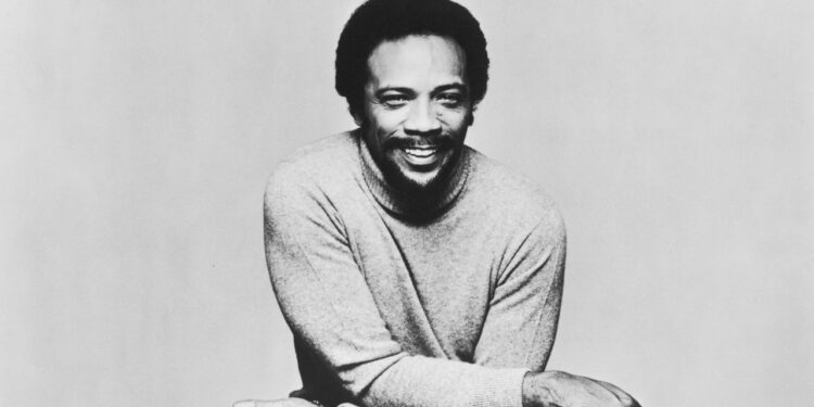 Muere Quincy Jones, el gigante de la música que produjo «Thriller» de Michael Jackson y trabajó con Frank Sinatra