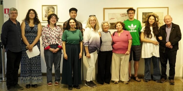 Es un extracto de los procesos creativos que ha trabajado en la serie «Mujer» y un homenaje al recientemente fallecido folclorista Óscar Jara.