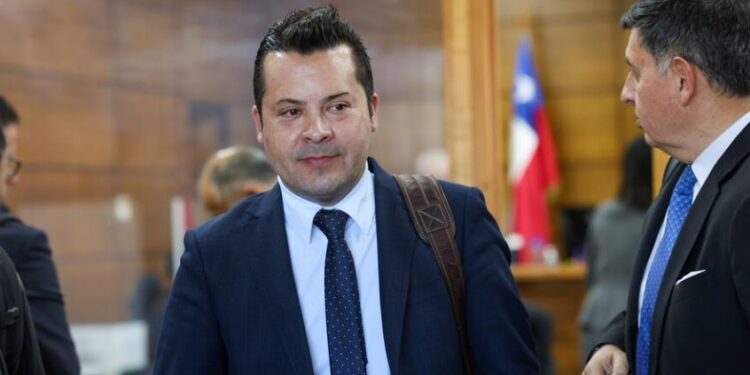 Alcalde de Coronel queda con arresto domiciliario por delitos de cohecho