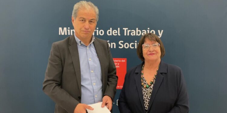 CON BONO DE INCENTIVO AL RETIRO PERMANENTE MÁS AGUINALDOS, SUELDOS Y BONOS REAJUSTADOS AL IPC, CIERRA NEGOCIACIÓN ENTRE EL SECTOR PÚBLICO Y EL GOBIERNO.