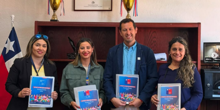 Seremi de Gobierno presenta Oferta Programática 2025 a alcaldes recientemente electos en Ñuble