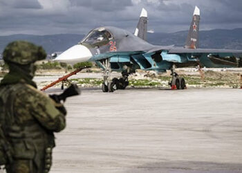 Ejército ruso inició una retirada a gran escala de Siria, según funcionarios estadounidenses y occidentales.