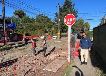 COMENZARON LOS ARREGLOS EN LA INTERSECCIÓN DE CALLE EL ROSARIO CON LUIS ARANEDA