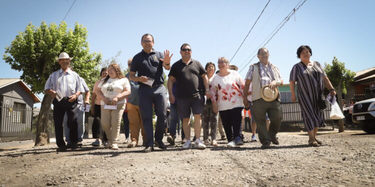 VECINOS CELEBRAN INICIO DE PAVIMENTACIÓN EN POBLACIÓN BELLAVISTA DE RUCAPEQUÉN