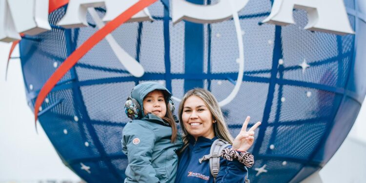 Niña de la región de Ñuble vivió una experiencia inolvidable en Estados Unidos al visitar la NASA