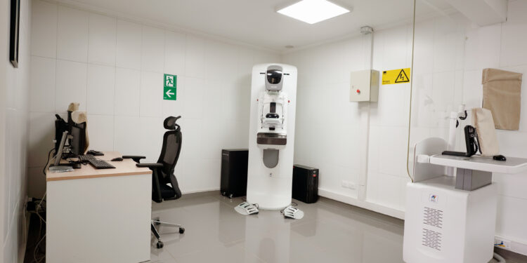 Centro Mamográfico del Hospital de Quirihue ha realizado más de mil exámenes desde que inició su funcionamiento