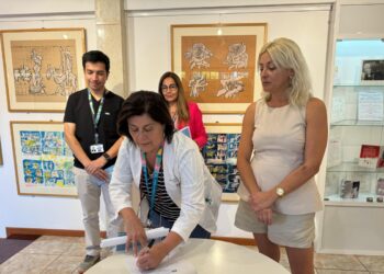 Hospital de Chillán y Centro Cultural Gonzalo Rojas sellan acuerdo de colaboración