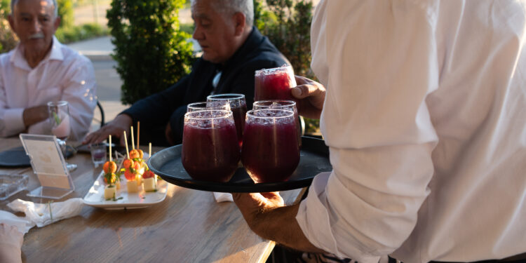 Presentan jugo elaborado con uva País gracias a proyecto financiado por el Gobierno Regional