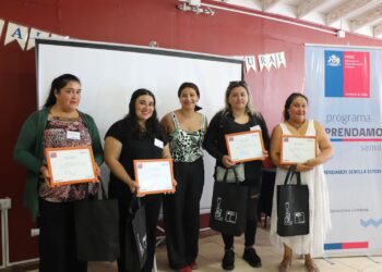 Vecinos de Quillón reciben certificación del programa “Emprendamos Semillas”