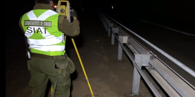 Tres niños y un adulto murieron la noche del domingo tras un choque frontal en Algarrobo, Región de Valparaíso