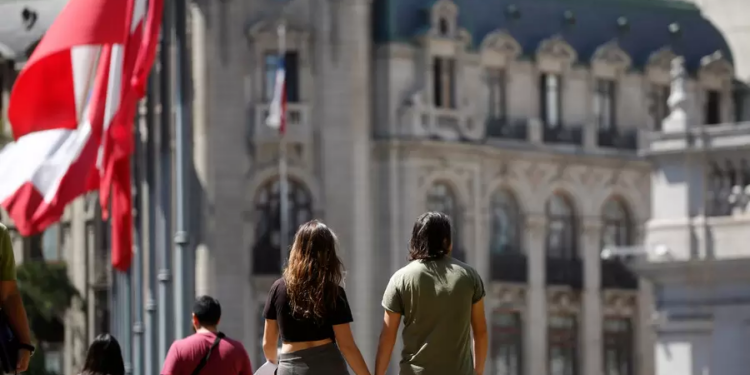 Encuesta Plaza Pública Cadem se conoció el domingo, la que está marcada por la polémica por el traspaso de dineros desde Corfo.