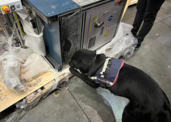 Aduana Metropolitana descubre más 100 kilos de metanfetaminas ocultas en máquina industrial