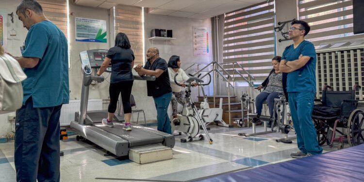 Hospital Regional de Ñuble fortalece su Servicio de Medicina Física y Rehabilitación con moderna infraestructura