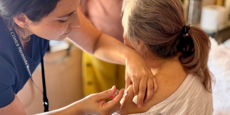 En el Hospital de Chillán120 usuarios hospitalizados han sido inmunizados contra la influenza