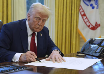 Donald Trump, firmó decreto  para desmantelar el Departamento de Educación