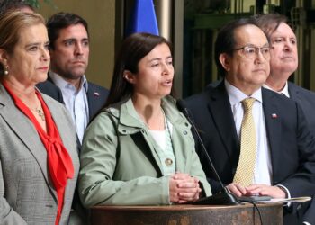 Diputada Bravo pide al Gobierno crear una comisión técnica para definir un solo huso horario en el país ante los efectos que generan los cambios