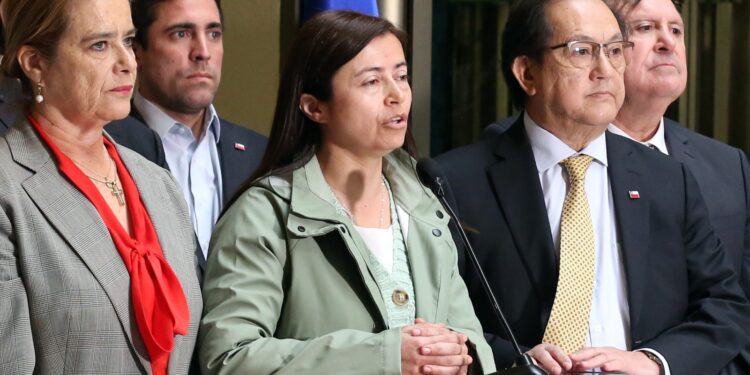 Diputada Bravo pide al Gobierno crear una comisión técnica para definir un solo huso horario en el país ante los efectos que generan los cambios