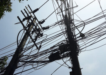 Chao cables: Contraloría toma razón de reglamento de la Ley que establece su retiro y ordenamiento