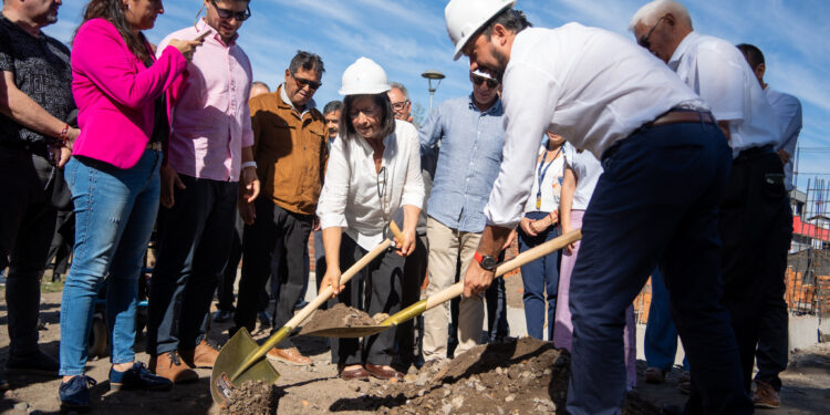 Inician obras de sede social y centro de rehabilitación para Parkinson