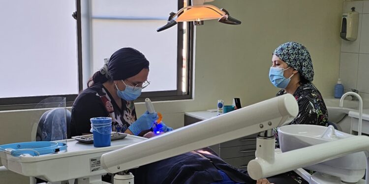 El Carmen: Más de 400 atenciones sumó programa municipal de urgencias dentales