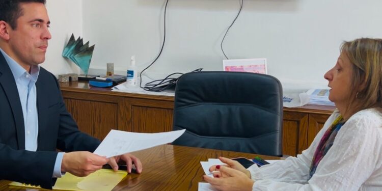 Diputado Martínez se reúne con directora nacional de la DOH para buscar una solución a la demanda de los funcionarios de Ñuble que están en paro