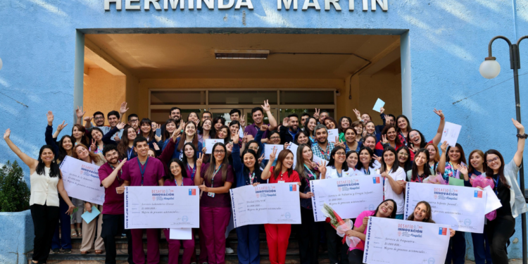 Hospital de Chillán premia a equipos que impulsan mejoras en la atención