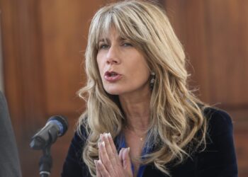 Senadora Ximena Rincón en el camino a la moneda