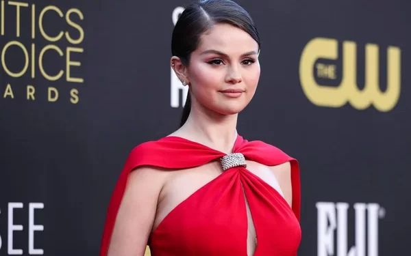 SELENA GOMEZ Y BENNY BLANCO PRESENTAN SU PRÓXIMO ÁLBUM COLABORATIVO 