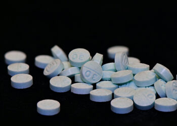 China  «medidas muy estrictas» contra la producción y tráfico de fentanilo y sus precursores químicos