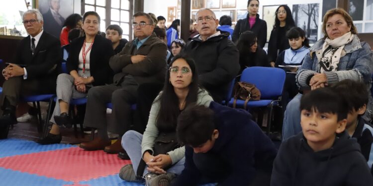 CHILLÁN VIEJO CONMEMORÓ EL DÍA DEL LIBRO CON UNA FERIA LITERARIA