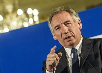 Presidente francés cataloga como una catástrofe el aumento de aranceles por parte del gobierno de Trump