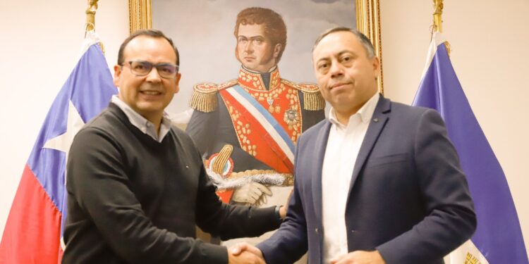 ALCALDE DE CHILLÁN VIEJO Y SEREMI DE SEGURIDAD ACUERDANTRABAJO COLABORATIVO