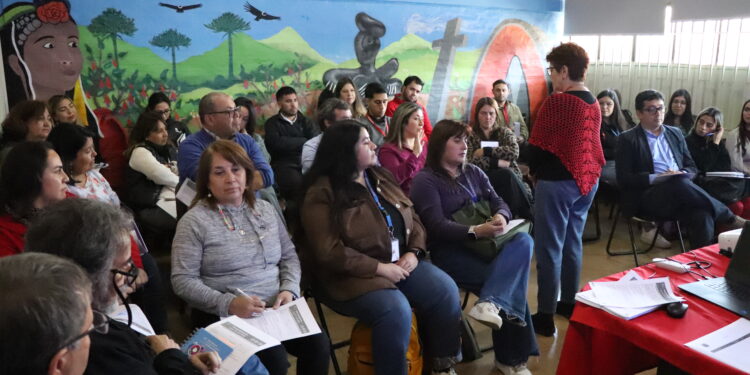 Funcionarios y dirigentes se capacitan contra la discriminación y participación ciudadana