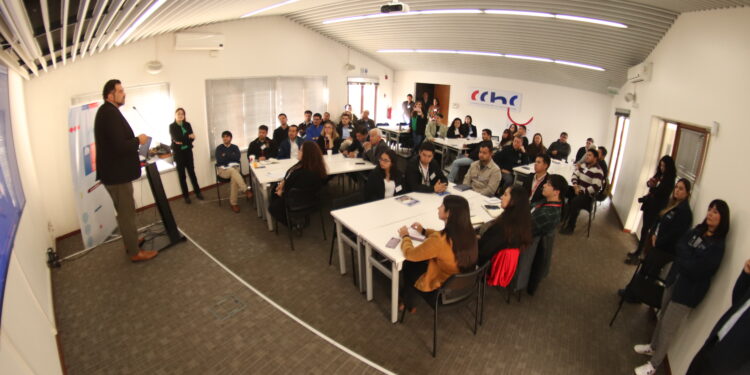 Minvu capacita a los municipios de Ñuble