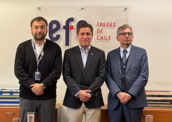 Diputado Cristóbal Martínez se reúne con gerencia de EFE para abordar distintas medidas ante suspensión de servicio de trenes por robo de cables