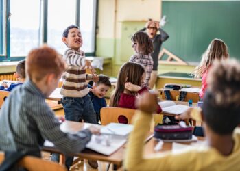 Violencia en el aula: ¿Por qué la educación emocional debe ser un eje central del sistema educativo?
