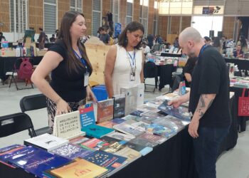 Cada 23 de abril se conmemora internacionalmente el Día del Libro y la Lectura. La editorial de la Universidad del Bío-Bío visita las seis facultades de la casa de estudios, bibliotecas y ferias.