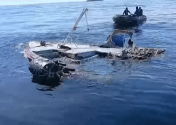 La Armada anunció que este miércoles suspenderá la búsqueda de restos de los siete pescadores de la lancha «Bruma»