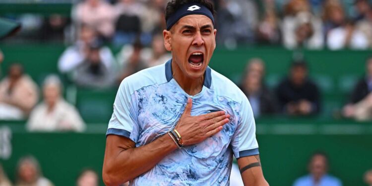 Alejandro Tabilo  Vence a Novak Djokovic  y se mete en octavos de Montecarlo