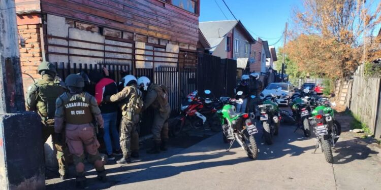 INTERVENCIÓN EN VILLA LAS ALMENDRAS DE CHILLÁN DEJA 2 DETENIDOS 