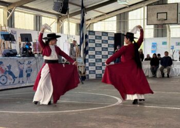 SLEP Punilla Cordillera celebró Día de la Educación Artística con canto y baile en Ñiquén