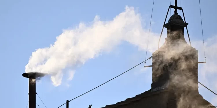 Fumata blanca en el Vaticano, hay nuevo papa